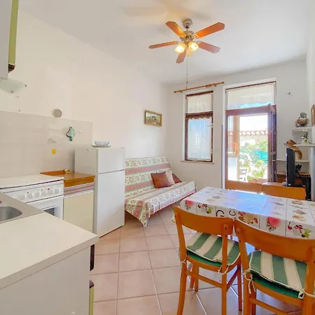 Apartment Vinka A2