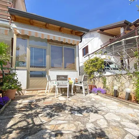 Apartment Vinka A2 *
